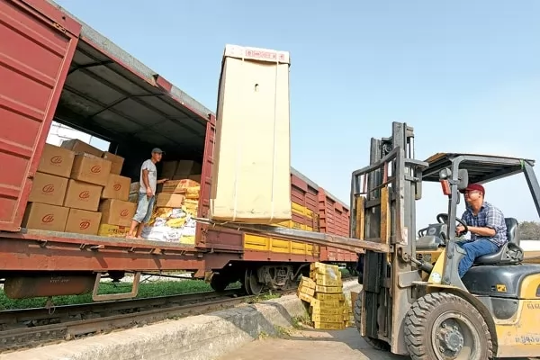 Cách vận chuyển hàng hóa số lượng lớn siêu nhanh trong các nhà xưởng