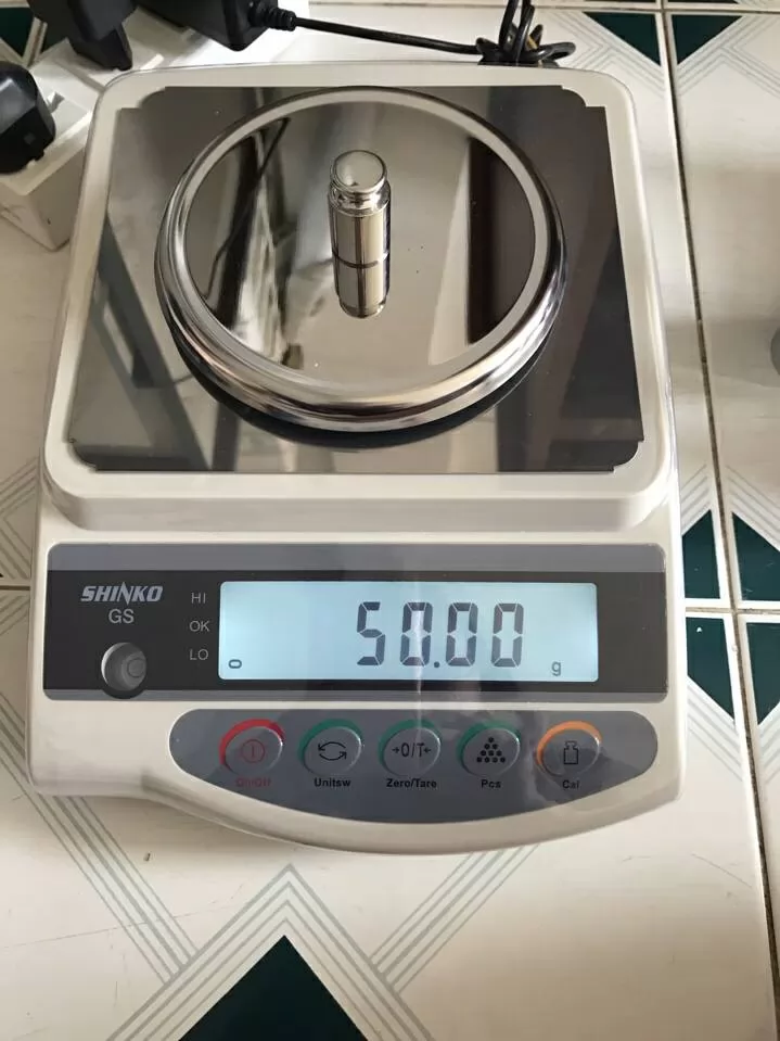 Cân điện tử phân tích SINKO GS-622N (620G/0,01G)